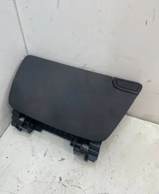 Chevrolet Trax Glove box AXB76421