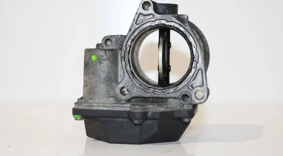 Volkswagen Caddy Throttle valve 03G128063A