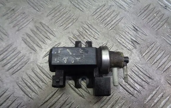 Opel Corsa C Vacuum valve 