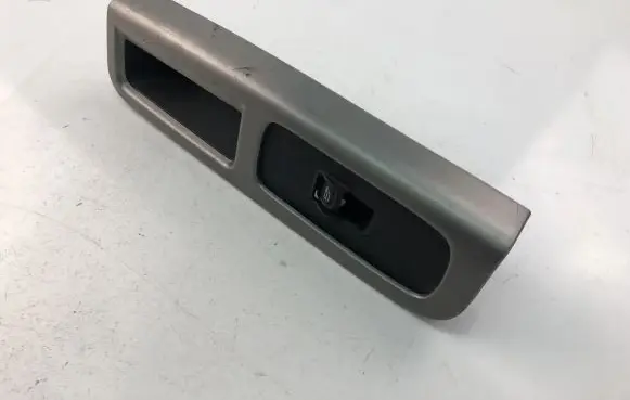 Volvo V50 Electric window control switch 8663815