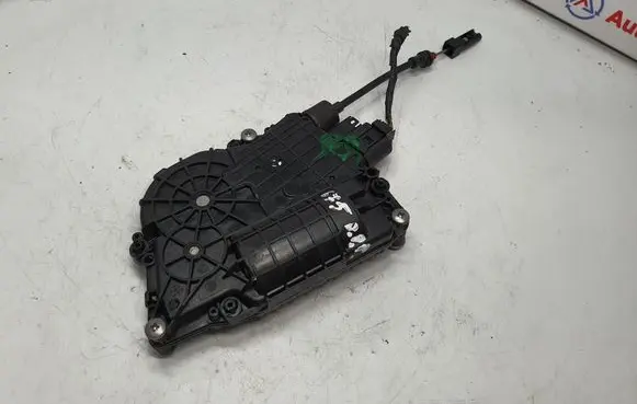 BMW 7 F01 F02 F03 F04 Front door soft close latching motor 4152309800 5A36E22 51215A36E22