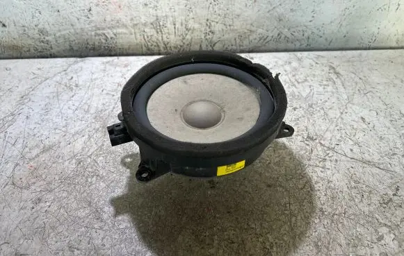 Volvo XC90 Subwoofer speaker S79EB 31350429 15W33H0053