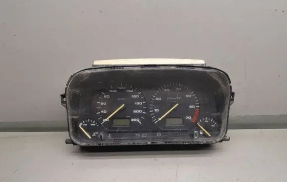 Volkswagen Golf III Speedometer (instrument cluster) 87001262