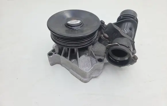 BMW 3 E90 E91 Water pump 7790472 7805811