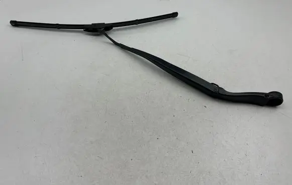Windshield/front glass wiper blade