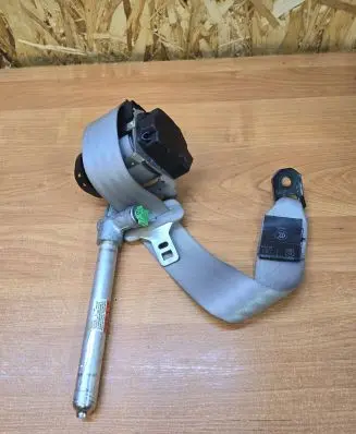 Volvo C70 Rear seatbelt