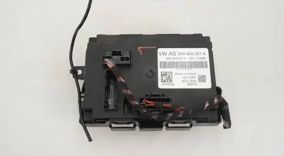 Volkswagen Golf VII Seat control module 3AA959257A