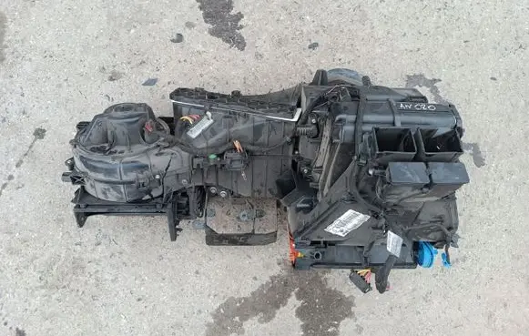 Skoda Yeti (5L) Interior heater climate box assembly 5L1820003BM