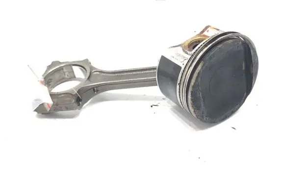 Nissan Qashqai Piston with connecting rod HR16