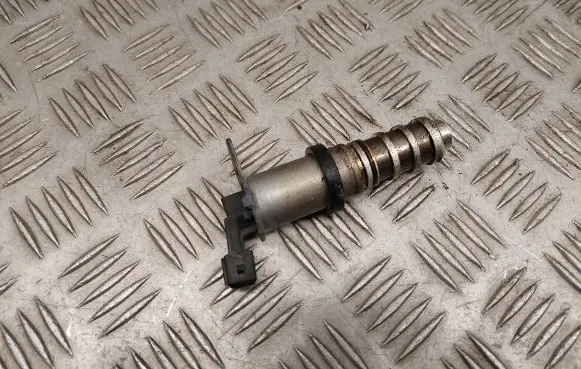 BMW 5 F10 F11 Camshaft vanos timing valve 8605123