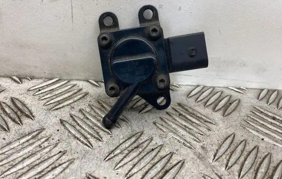 BMW 7 F01 F02 F03 F04 Exhaust gas pressure sensor 7808013