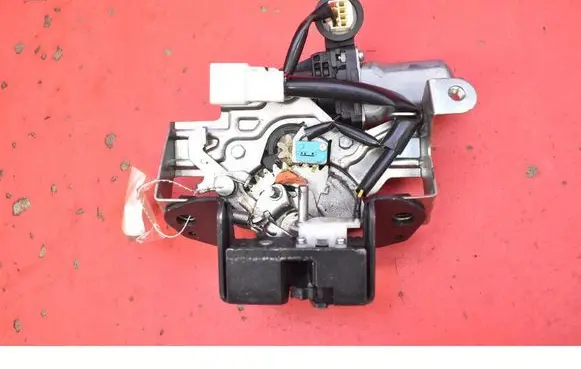 Subaru Forester SJ Tailgate/trunk/boot lock/catch/latch 1638000620