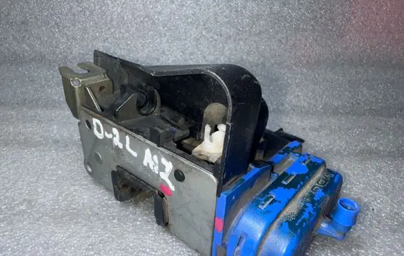 Audi A8 S8 D2 4D Rear door lock 4D0839016D