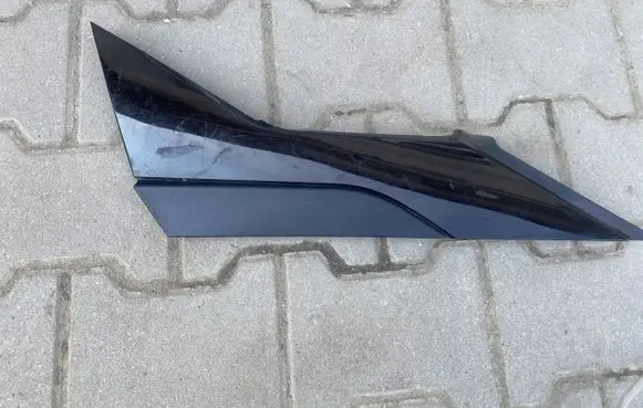 BMW i3 Front door glass trim molding 7453548
