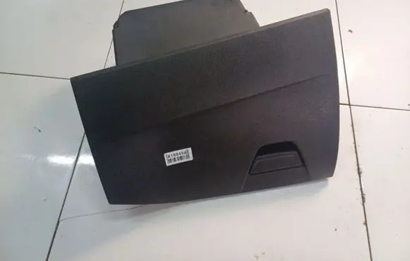 Ford Focus Glove box BM51A06044