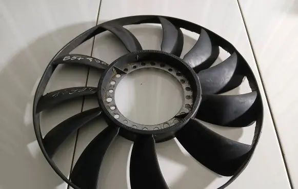 Volkswagen PASSAT B5.5 Fan impeller 058121301B