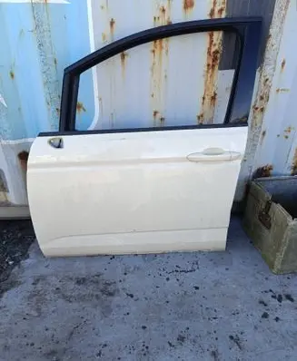 Volkswagen Touran III Front door 5TA