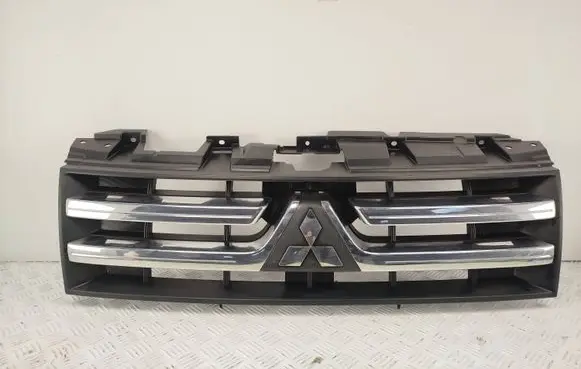 Mitsubishi Pajero Front grill 7450A150