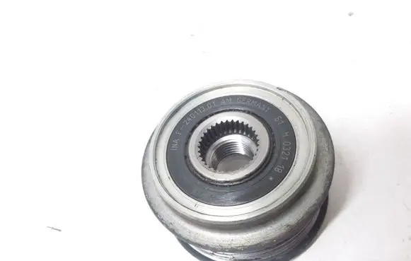 Opel Meriva A Alternator pulley F24011301 61H032118