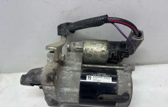 Toyota Yaris Starter motor 281000Q081