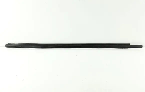 Toyota Corolla Verso E121 Rubber seal front door window/glass 