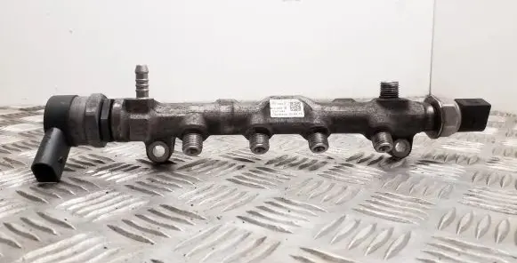 Audi A3 S3 8V Fuel pressure regulator 04L089B 04L906054 057130764AB