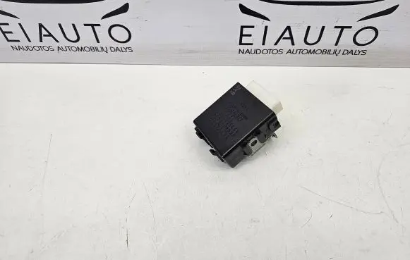 Toyota Auris 150 Window wiper relay 8594002040 4230001070
