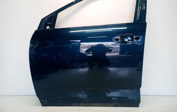 Peugeot 3008 II Front door 