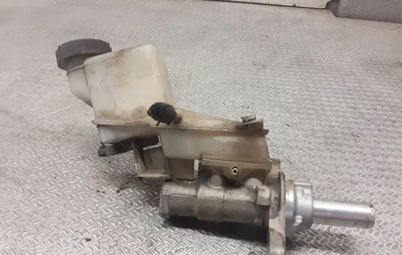 Mazda 6 Master brake cylinder 