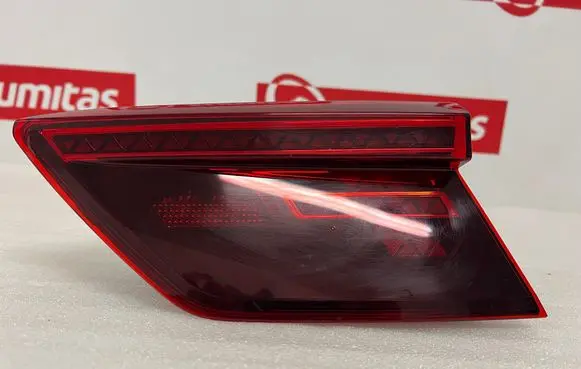Volkswagen Tiguan Tailgate rear/tail lights 5NA945308D 2SA01252202 00655685