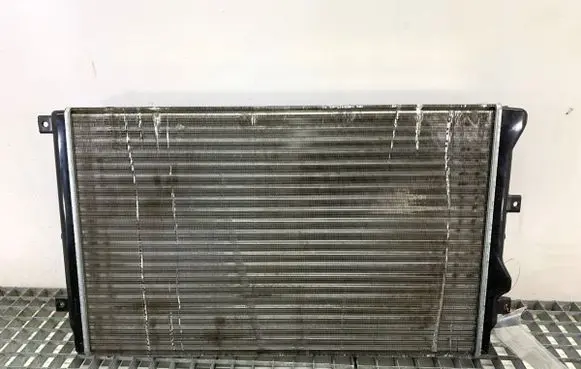 Volkswagen Touran I Coolant radiator 