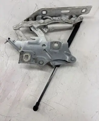 Audi A5 Engine bonnet/hood hinges 8W6823301E