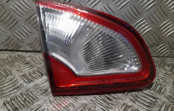 Nissan Qashqai Tailgate rear/tail lights 89503189