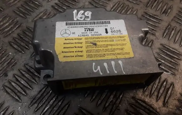 Mercedes-Benz A W169 Airbag control unit/module 1698206626