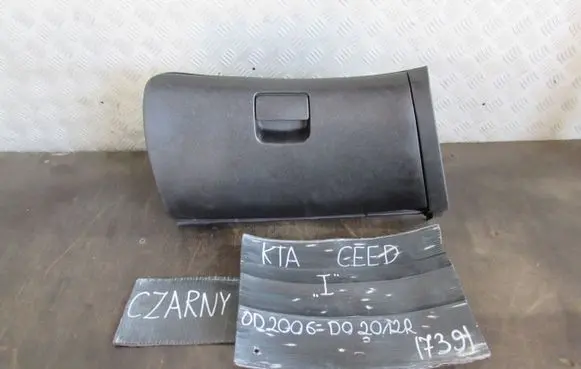 KIA Ceed Glove box 1H050