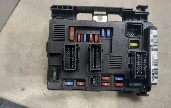 Peugeot Partner Comfort/convenience module T118470003K