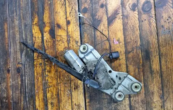 Ford Focus C-MAX Rear window wiper motor 0390201552