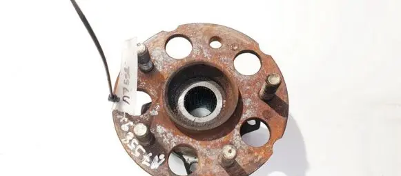 Honda CR-V Rear wheel hub