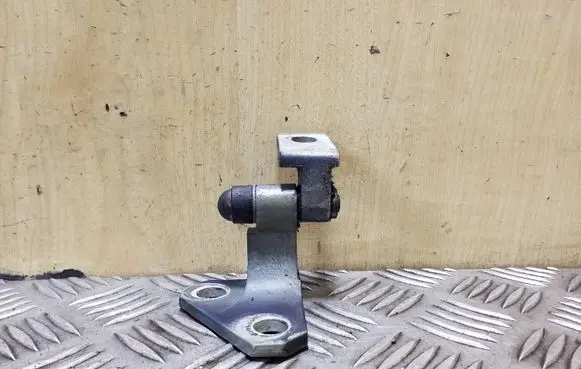 Volkswagen Eos Front door upper hinge 3C0831402D