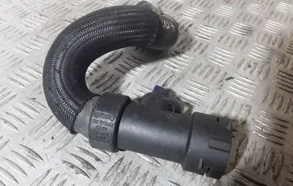 Volkswagen PASSAT B5.5 Engine coolant pipe/hose 8D0121049E