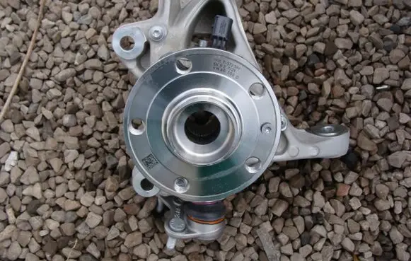 Volkswagen Golf VIII Front wheel hub spindle knuckle 5WA407257C
