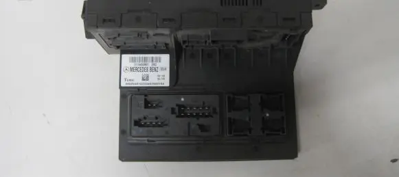 Mercedes-Benz Sprinter W906 Fuse module A0025422619