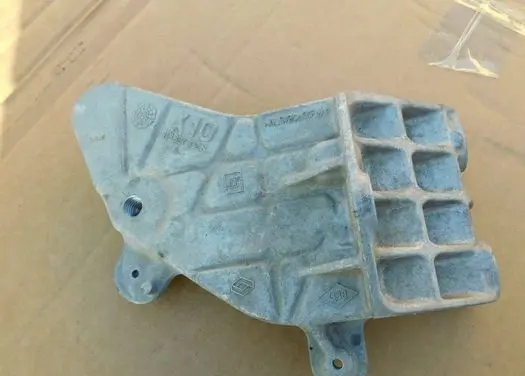 Renault Zoe Gearbox mounting bracket 113327332R