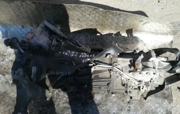 Subaru Legacy Manual 5 speed gearbox Ty756w1aab