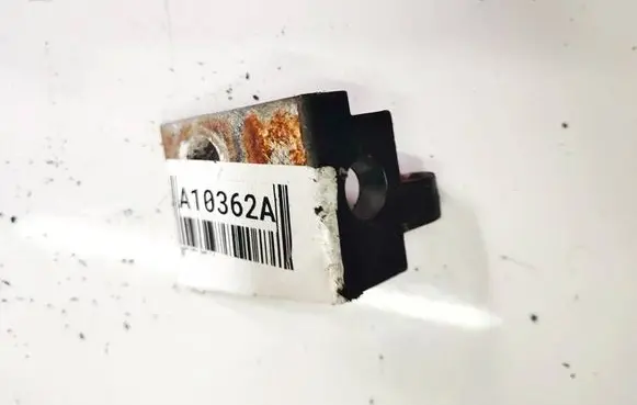 Skoda Fabia Mk1 (6Y) Rear door lower hinge 8891402