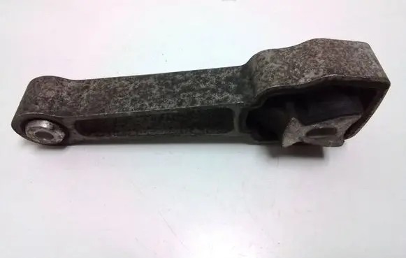 Volvo S60 Engine mount bracket 30793322