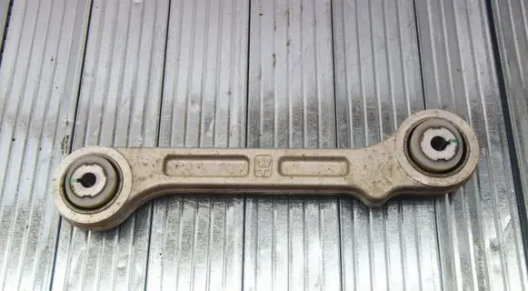Rear upper control arm/wishbone