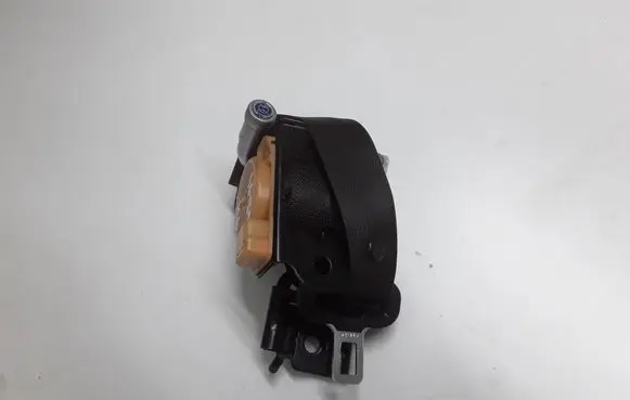 Rear seatbelt