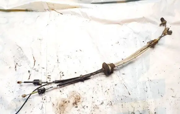 Gear shift cable linkage