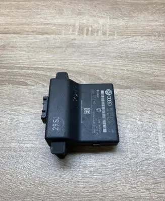 Volkswagen Touran I Gateway control module 1K0907530E 1K0907951